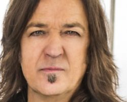 MICHAEL SWEET Fends Off Thyroid Cancer, Readies New STRYPER Album: 'I Think It's Our Best'