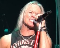 WARRANT's ROBERT MASON On Touring Lifestyle: 'The Travel Is The Only Part That Can Get On Our Nerves'