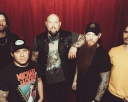 ATREYU's BRANDON SALLER On Upcoming 'The Curse' 20th-Anniversary Concert: It Will Be 'Definitely Special'