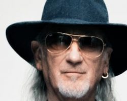 DEEP PURPLE's ROGER GLOVER: 'I Don't Like Fame'