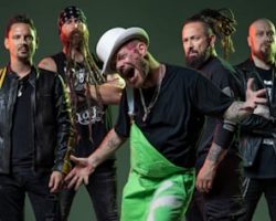 FIVE FINGER DEATH PUNCH's ZOLTAN BATHORY: Metal Fans 'Hating' On 'Gatekeeper' Bands Are 'Shooting Themselves In The Foot'