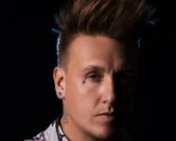 JACOBY SHADDIX: PAPA ROACH's Goal Is To Try To Stay' Musically 'Current, But Also Stay Authentic'