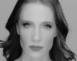 EPICA's SIMONE SIMONS Releases Music Video For Second Solo Single 'In Love We Rust'