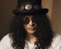 SLASH Announces In-Store Performance At Seattle's Easy Street Records