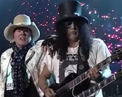 SLASH: 'It Was Great When AXL And I Started Talking Again, 'Cause I Missed Him'