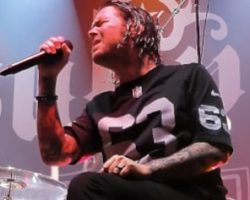 SALIVA To Re-Release 'Revelation' Album In September With 'Three Or Four New Songs Added'