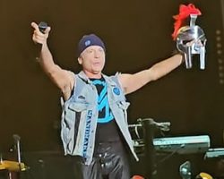 Watch: BRUCE DICKINSON Performs IRON MAIDEN's 'Alexander The Great' At Greece's RELEASE Festival