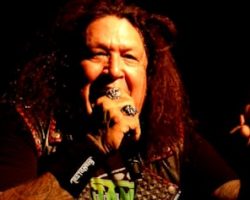 TESTAMENT's CHUCK BILLY Says Seeing KISS In 1970s Changed His Life