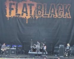 Watch: Ex-FIVE FINGER DEATH PUNCH Guitarist JASON HOOK Performs 'Burn MF' With His New Band FLAT BLACK