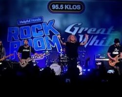 Watch Pro-Shot Video Of GREAT WHITE Performing On 'KLOS Helpful Honda Rock Room' Stage
