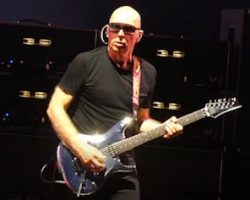 JOE SATRIANI Prepared For 'Best Of All Worlds' Tour By Watching Videos Of Other Guitarists Playing EDDIE VAN HALEN's Parts
