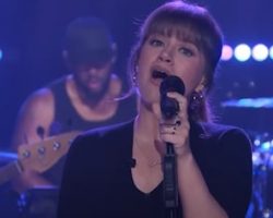 Watch: KELLY CLARKSON Covers AEROSMITH's 'Angel'