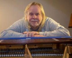 YES Keyboard Legend RICK WAKEMAN Announces 'Final One Man' Fall 2024 Solo Tour