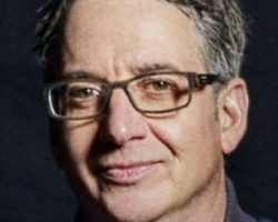 PEARL JAM's STONE GOSSARD Calls DONALD TRUMP 'A Performance Artist'