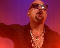 Watch: GEOFF TATE Performs QUEENSRŸCHE Classics In Bremerton, Washington