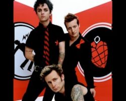 GREEN DAY Announces Massive 'American Idiot' 20th-Anniversary Deluxe Edition