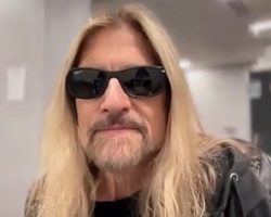 MEGADETH's JAMES LOMENZO: New Guitarist TEEMU MÄNTYSAARI Is Playing 'Impeccably'