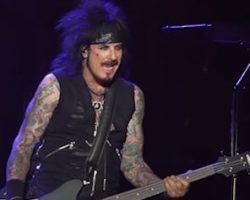 MÖTLEY CRÜE's NIKKI SIXX Pays Tribute To AEROSMITH: Their Early Catalog Is 'Unparalleled'
