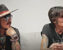 Watch: MÖTLEY CRÜE's NIKKI SIXX And TOMMY LEE Discuss Making Of 'Dogs Of War' video With Director NICK DENBOER