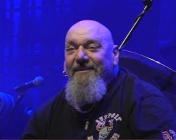 Ex-IRON MAIDEN Singer PAUL DI'ANNO Finds Sanctuary In Performing Live: 'It's The Best Painkiller'