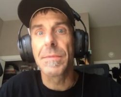 LAMB OF GOD's RANDY BLYTHE Blasts Use Of Cell Phones At Concerts: 'Put Your Fricking Phones Down And Be Present'