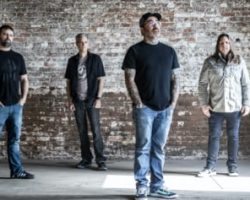 STAIND Releases Deluxe Edition Of 'Confessions Of The Fallen' Featuring New Song 'Full Of Emptiness'