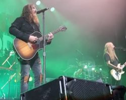 Watch: JERRY CANTRELL Joined By TIM MONTANA For Performance Of ALICE IN CHAINS' 'Rooster' In Nashville