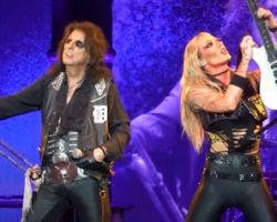 Watch: ALICE COOPER Performs In The Woodlands During 2024 Leg Of 'Freaks On Parade' Tour