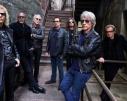 BON JOVI Announces 'Forever' Book Celebrating Band's 40th Anniversary