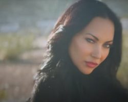 Ex-BUTCHER BABIES Singer CARLA HARVEY Launches New Project THE VIOLENT HOUR