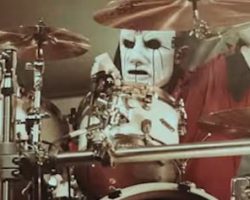 SLIPKNOT's ELOY CASAGRANDE Shares 'Scissors' Drum-Cam Video From Mansfield