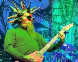 MUDVAYNE's GREG TRIBBETT To Miss Shows Due To 'Family Issue'