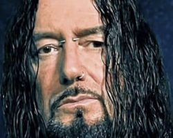 DESTRUCTION's SCHMIER Says METALLICA 'Did A Lot Of Things Right' To Become Biggest Metal Band In The World