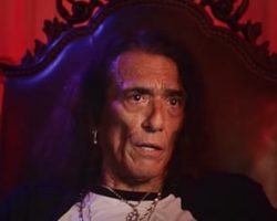 RATT's STEPHEN PEARCY Recalls Funny OZZY OSBOURNE Tour Story: 'He Was F*****g Nuts'