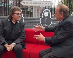 TONY IOMMI Returns To BLACK SABBATH Bench For BBC's 'Red Sofa' Day