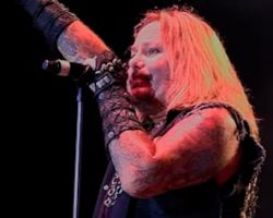 See Multi-Camera Video Of VINCE NEIL Performing MÖTLEY CRÜE's 'Home Sweet Home' With His Solo Band