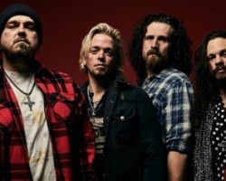 BLACK STONE CHERRY Recruits KILLSWITCH ENGAGE's JESSE LEACH For New Version Of 'Out Of Pocket'