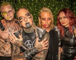 COAL CHAMBER Pulls Out Of AFTERSHOCK Festival Due To DEZ FAFARA's Health