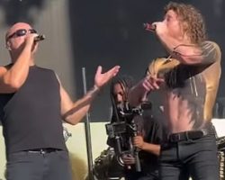 Watch: DISTURBED's DAVID DRAIMAN Joins NOTHINGMORE On Stage At AFTERSHOCK Festival
