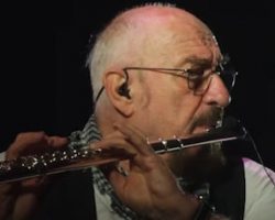 JETHRO TULL Announces 'The Jethro Tull Christmas Album – Fresh Snow At Christmas' Deluxe Edition