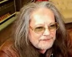 JAKE E. LEE Offers Health Update, Says He Is Playing Guitar Again And Wants To Go On Tour