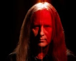 JERRY CANTRELL To Celebrate Release Of 'I Want Blood' With Rare In-Store Signing Appearance In Los Angeles