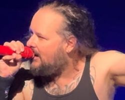 KORN's JONATHAN DAVIS Celebrates Debut Album's Anniversary: 'I Can't Believe You're 30 Years Old'