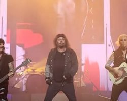 Hear New MÖTLEY CRÜE Song 'Cancelled'