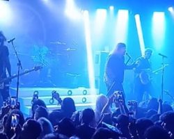 Watch: MÖTLEY CRÜE Plays Third 'Höllywood Takeöver' Club Concert At Whisky A Go Go