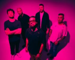 POP EVIL's LEIGH KAKATY Praises Band's New Lineup: 'We're Definitely Excited About The Future'