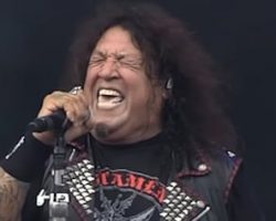 TESTAMENT's CHUCK BILLY Warms Up His Voice For 90 Minutes Before Every Performance