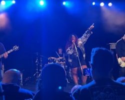 Watch: Surviving SOUNDGARDEN Members Perform At 'SMooCH' Benefit Concert In Seattle