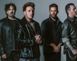 No New PAPA ROACH Album Until End Of 2025 'At The Soonest'