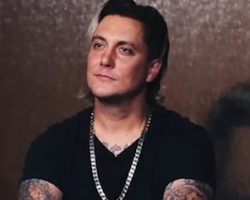 SYNYSTER GATES On AVENGED SEVENFOLD Playing Full Albums On Anniversary Tours: 'It Doesn't Really Interest Us'